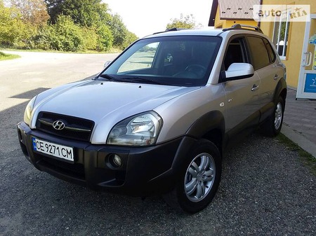 Hyundai Tucson 2006  випуску Чернівці з двигуном 2 л дизель позашляховик механіка за 8800 долл. 