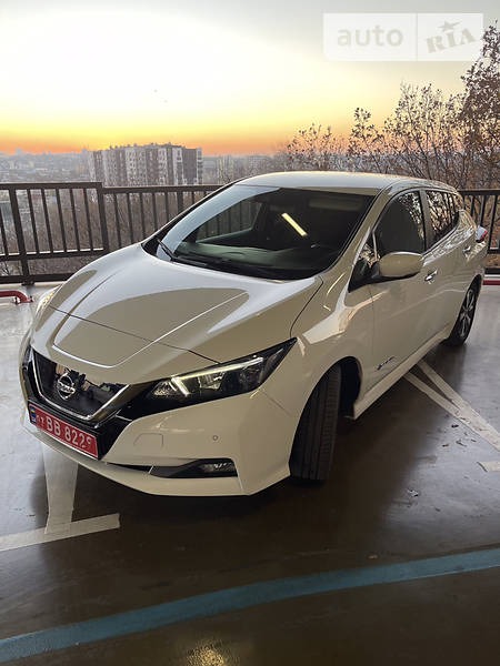 Nissan Leaf 2018  випуску Харків з двигуном 0 л електро хэтчбек автомат за 22600 долл. 