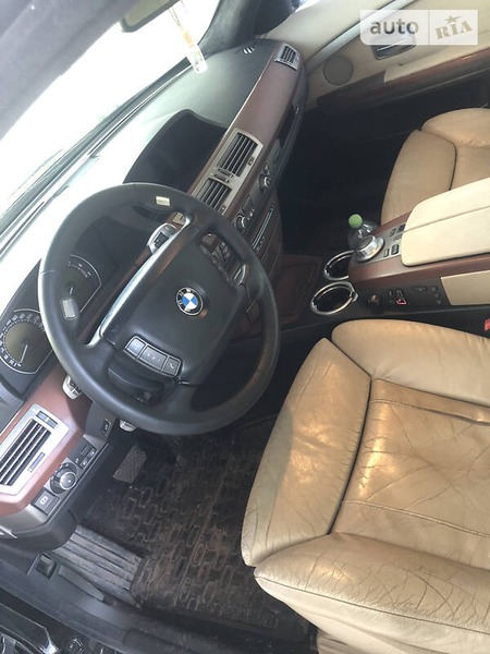 BMW 750 2005  випуску Запоріжжя з двигуном 5 л бензин седан автомат за 8700 долл. 
