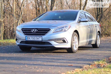 Hyundai Sonata 2014  випуску Хмельницький з двигуном 2.4 л  седан автомат за 12400 долл. 