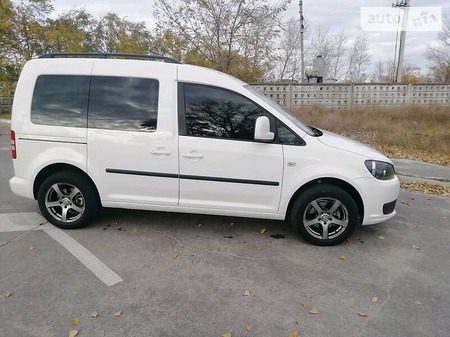 Volkswagen Caddy 2014  випуску Полтава з двигуном 1.6 л дизель універсал автомат за 10700 долл. 