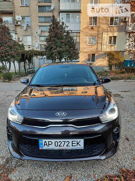 KIA Rio 2018  випуску Запоріжжя з двигуном 1.4 л бензин хэтчбек автомат за 14000 долл. 