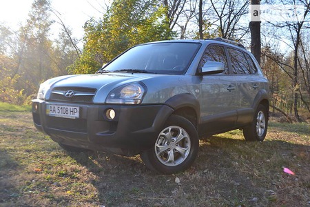 Hyundai Tucson 2008  випуску Київ з двигуном 2 л бензин позашляховик механіка за 9999 долл. 