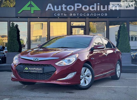 Hyundai Sonata 2013  випуску Київ з двигуном 2.4 л гібрид седан автомат за 10600 долл. 