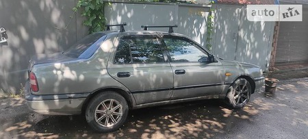 Nissan Sunny 1992  випуску Одеса з двигуном 1.4 л  седан автомат за 1600 долл. 