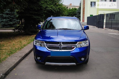 Dodge Journey 2015  випуску Рівне з двигуном 3.6 л бензин мінівен автомат за 14550 долл. 