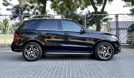 Mercedes-Benz GLE 400 2016  випуску Одеса з двигуном 0 л бензин позашляховик автомат за 37900 долл. 