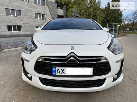 Citroen DS5 2012  випуску Харків з двигуном 1.6 л бензин хэтчбек автомат за 11799 долл. 