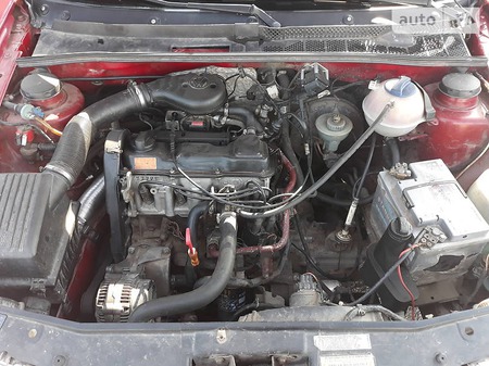 Volkswagen Vento 1993  випуску Одеса з двигуном 1.8 л  седан механіка за 2550 долл. 