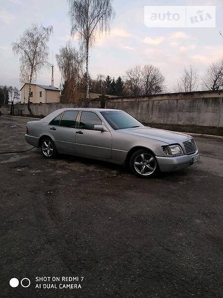 Mercedes-Benz S 420 1994  випуску Тернопіль з двигуном 4.2 л  седан автомат за 3000 долл. 