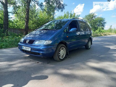 Volkswagen Sharan 1997  випуску Львів з двигуном 1.9 л дизель мінівен механіка за 4500 долл. 