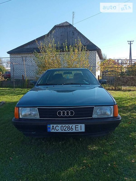 Audi 100 1989  випуску Луцьк з двигуном 2 л  седан механіка за 4000 долл. 