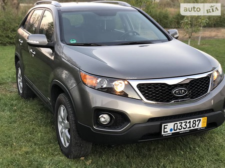 KIA Sorento 2010  випуску Чернівці з двигуном 2.2 л дизель позашляховик механіка за 13300 долл. 