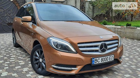 Mercedes-Benz B 180 2012  випуску Львів з двигуном 1.8 л дизель хэтчбек автомат за 13333 долл. 