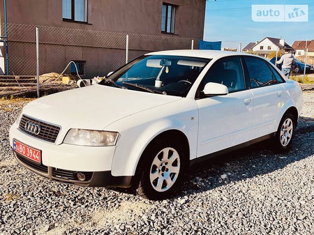 Audi A4 Limousine 2002  випуску Львів з двигуном 2 л  седан механіка за 4999 долл. 