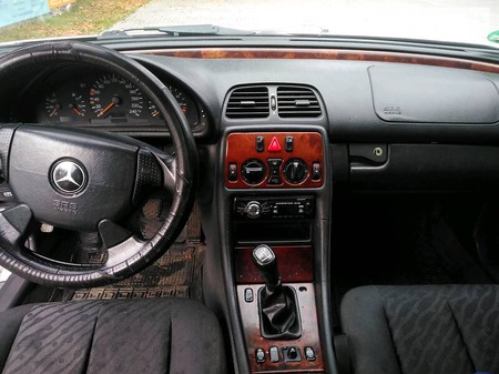 Mercedes-Benz CLK 200 1998  випуску Івано-Франківськ з двигуном 2 л  купе механіка за 2000 долл. 