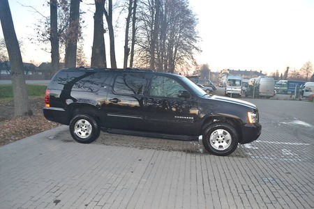 Chevrolet Suburban 2013  випуску Івано-Франківськ з двигуном 5.3 л бензин позашляховик автомат за 27999 долл. 