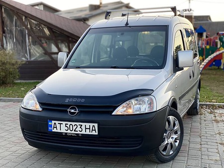 Opel Combo Life 2010  випуску Івано-Франківськ з двигуном 1.7 л дизель універсал механіка за 6850 долл. 