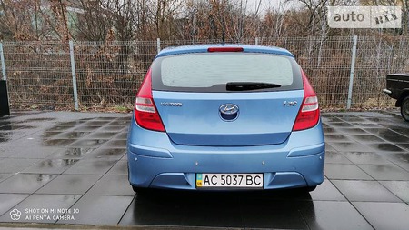 Hyundai i30 2011  випуску Луцьк з двигуном 1.6 л бензин хэтчбек автомат за 8800 долл. 