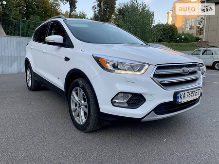 Ford Kuga 2016  випуску Київ з двигуном 2 л дизель позашляховик автомат за 19999 долл. 