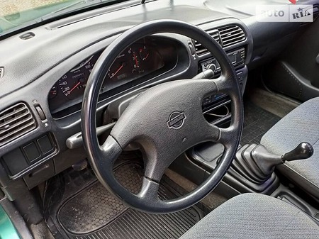 Nissan Sunny 1995  випуску Рівне з двигуном 1.4 л бензин седан механіка за 2000 долл. 
