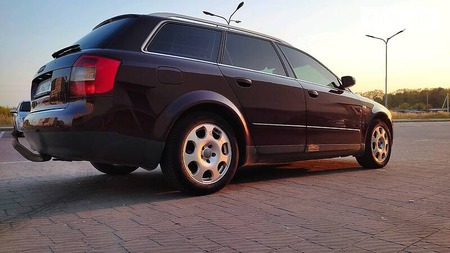 Audi A4 Limousine 2003  випуску Львів з двигуном 1.9 л дизель універсал автомат за 5999 долл. 