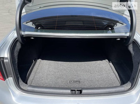 Volkswagen Passat 2012  випуску Київ з двигуном 2.5 л бензин седан автомат за 11800 долл. 