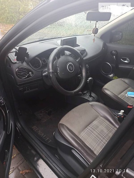 Renault Clio 2011  випуску Черкаси з двигуном 1.6 л  універсал автомат за 6300 долл. 