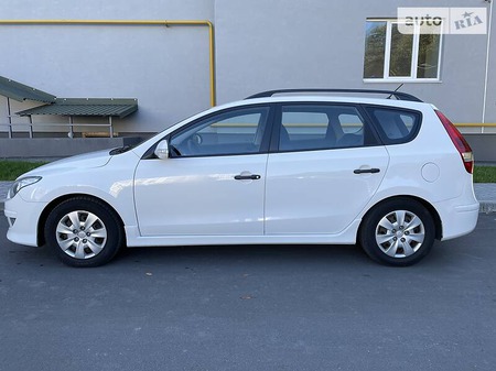 Hyundai i30 2011  випуску Вінниця з двигуном 1.6 л дизель універсал механіка за 7200 долл. 