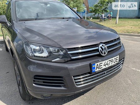 Volkswagen Touareg 2012  випуску Дніпро з двигуном 3 л дизель позашляховик автомат за 26999 долл. 