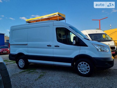 Ford Transit 2016  випуску Одеса з двигуном 2.2 л дизель мінівен механіка за 14600 долл. 