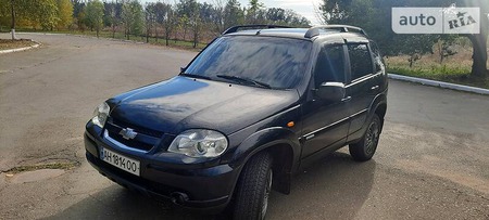 Chevrolet Niva 2010  випуску Донецьк з двигуном 1.7 л  позашляховик механіка за 6200 долл. 