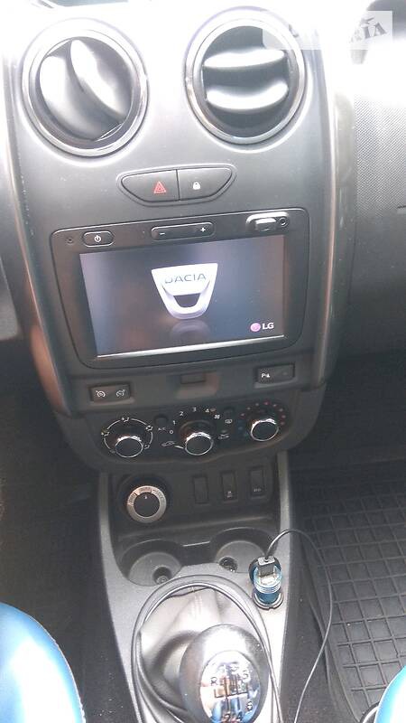 Dacia Duster 2015  випуску Суми з двигуном 1.5 л дизель позашляховик механіка за 14000 долл. 