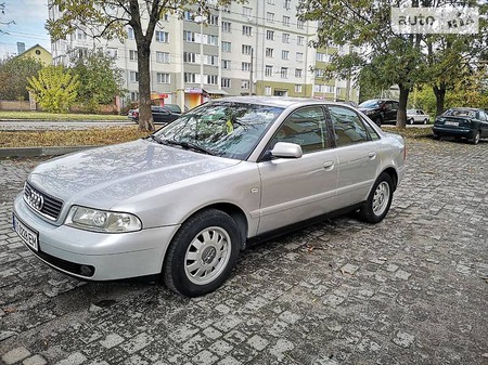 Audi A4 Limousine 1999  випуску Івано-Франківськ з двигуном 1.6 л бензин седан механіка за 4800 долл. 