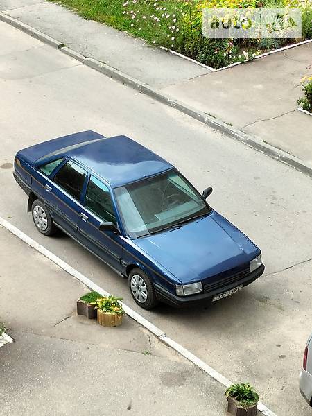 Renault 21 1988  випуску Луцьк з двигуном 1.7 л бензин седан механіка за 1100 долл. 