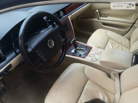 Volkswagen Phaeton 2002  випуску Чернігів з двигуном 3.2 л  седан автомат за 4200 долл. 