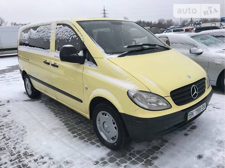 Mercedes-Benz Vito 2006  випуску Чернівці з двигуном 2.2 л дизель мінівен механіка за 6999 долл. 