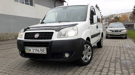 Fiat Doblo 2008  випуску Хмельницький з двигуном 1.9 л  мінівен механіка за 5449 долл. 