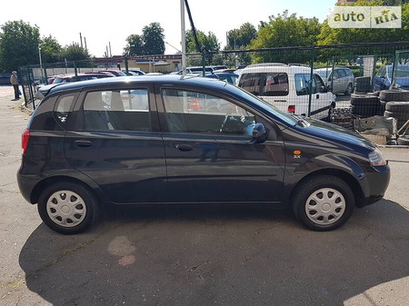 Chevrolet Aveo 2005  випуску Хмельницький з двигуном 1.4 л бензин хэтчбек механіка за 3900 долл. 