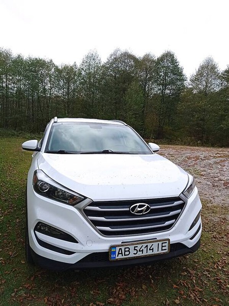 Hyundai Tucson 2018  випуску Луцьк з двигуном 2 л бензин позашляховик автомат за 19000 долл. 