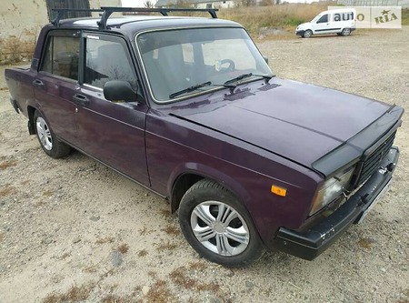 Lada 2107 2004  випуску Львів з двигуном 1.5 л  седан механіка за 1600 долл. 