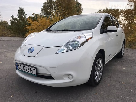 Nissan Leaf 2013  випуску Дніпро з двигуном 0 л електро хэтчбек автомат за 9300 долл. 