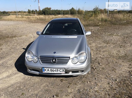 Mercedes-Benz C 230 2003  випуску Львів з двигуном 1.8 л бензин хэтчбек автомат за 5750 долл. 