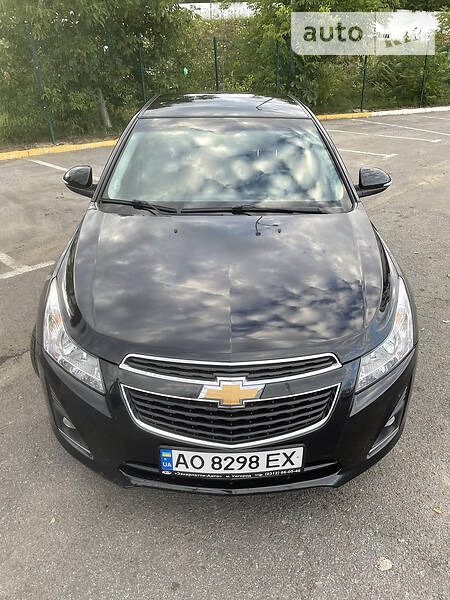 Chevrolet Cruze 2014  випуску Ужгород з двигуном 1.8 л  седан автомат за 9000 долл. 