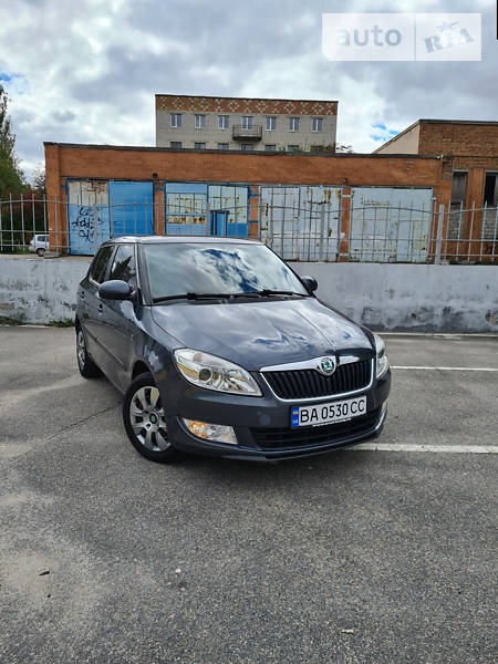 Skoda Fabia 2012  випуску Кропивницький з двигуном 1.2 л бензин хэтчбек механіка за 6800 долл. 