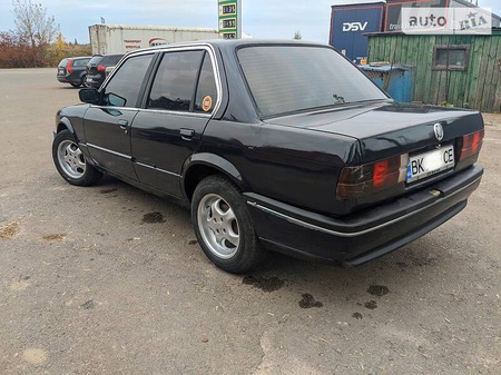 BMW 318 1985  випуску Рівне з двигуном 1.8 л  седан механіка за 1650 долл. 