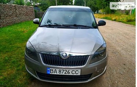 Skoda Fabia 2013  випуску Кропивницький з двигуном 1.4 л  хэтчбек механіка за 5900 долл. 