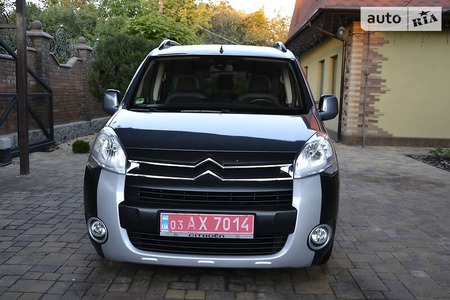 Citroen Berlingo 2010  випуску Полтава з двигуном 1.6 л бензин пікап механіка за 7900 долл. 