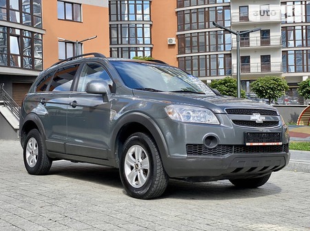 Chevrolet Captiva 2010  випуску Івано-Франківськ з двигуном 2 л дизель позашляховик механіка за 9900 долл. 