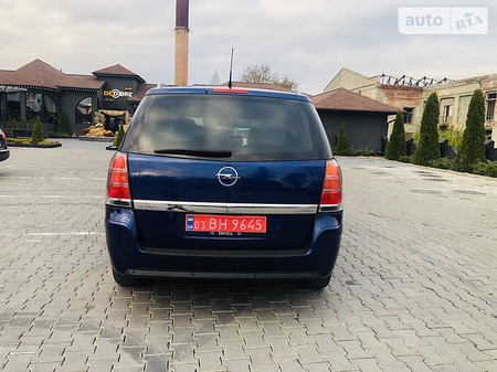 Opel Zafira Tourer 2006  випуску Чернівці з двигуном 2.2 л бензин мінівен автомат за 7450 долл. 